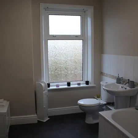 Apartmán Carvetii - Quentin House - Near Hospital, Max 7 Ppl